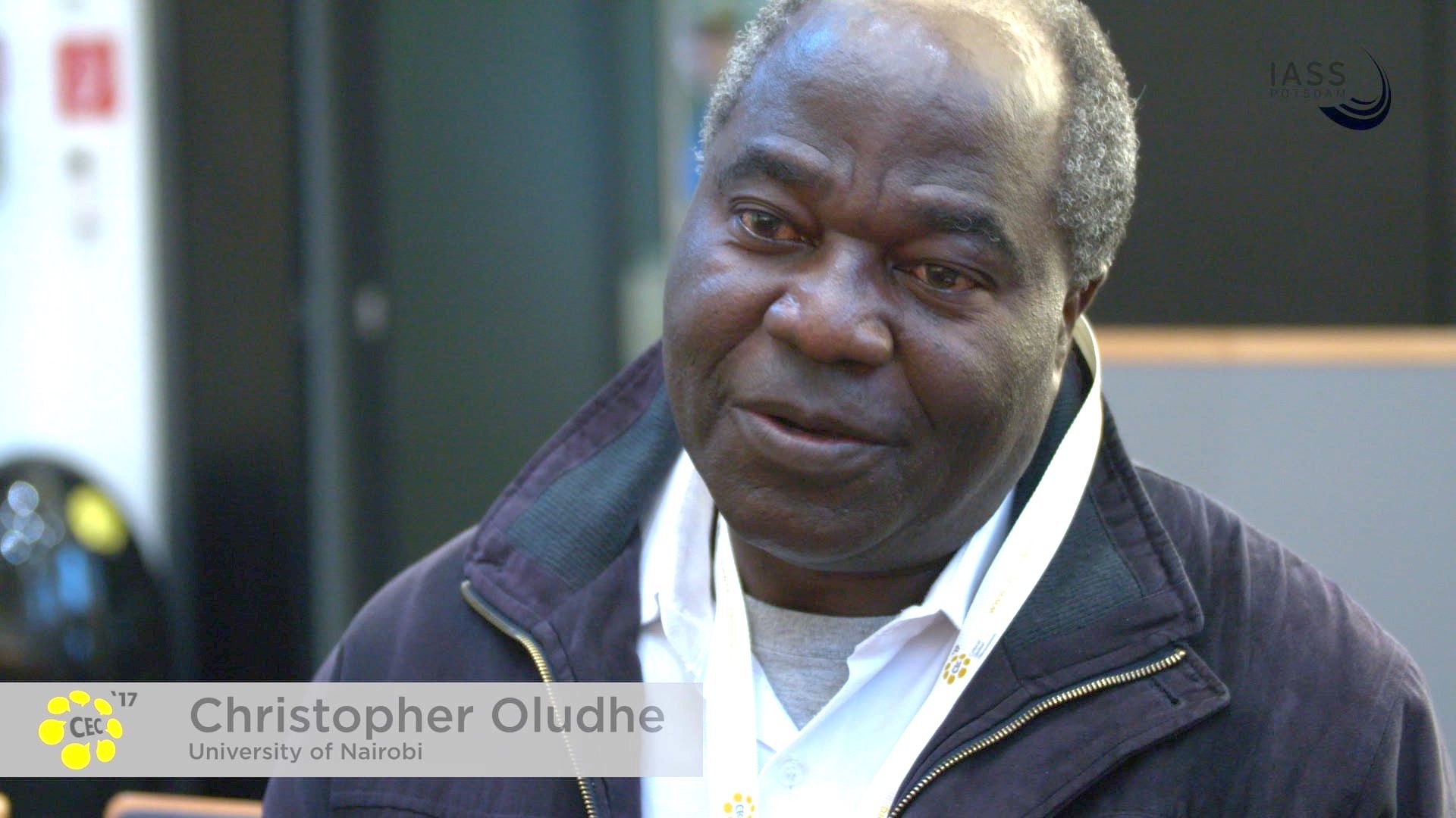 Interviewporträt mit Einblendung „Christopher Oludhe, University of Nairobi“