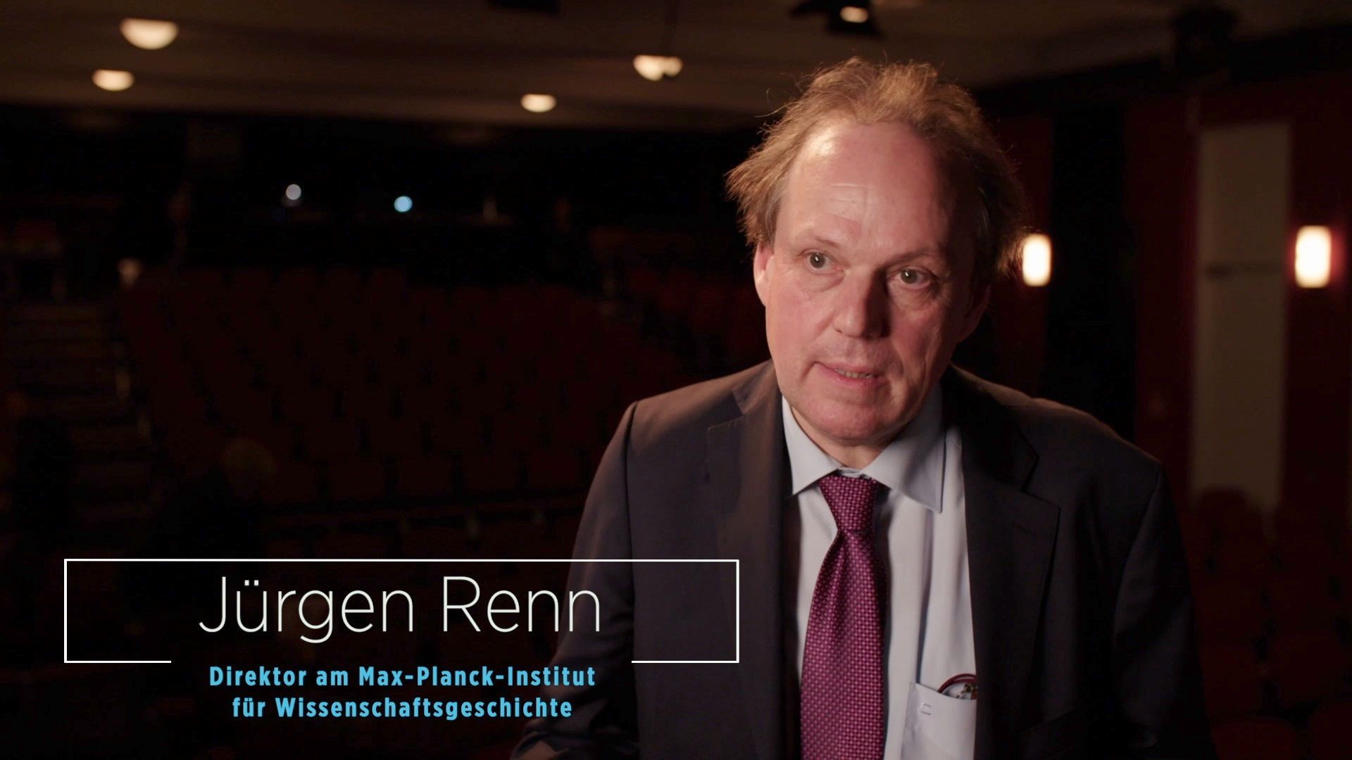Interviewporträt mit Texttafel „Jürgen Renn, Direktor am Max-Planck-Institut“